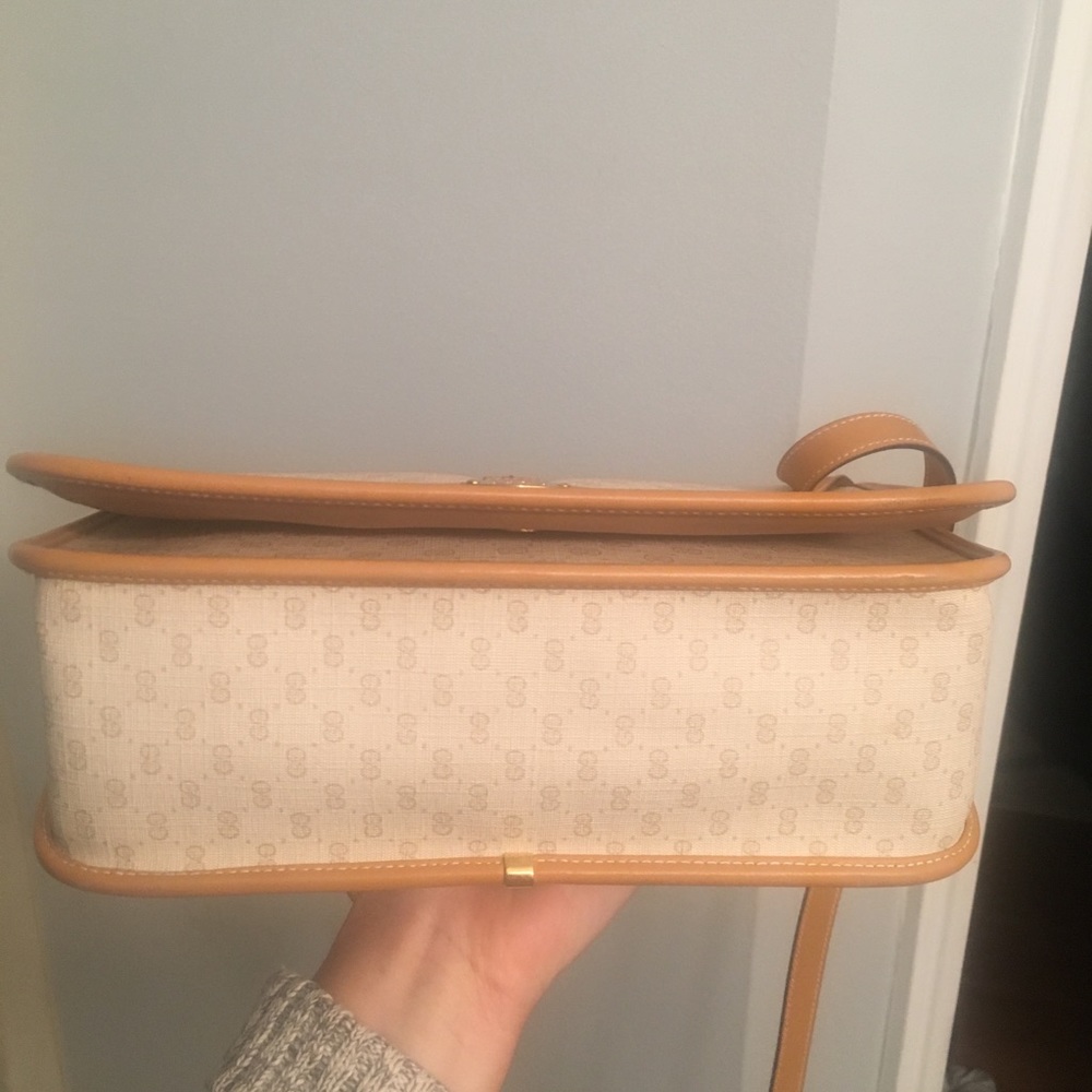 *SOLD* Vintage Gucci Crossbody Bag - Picture 7 of 8